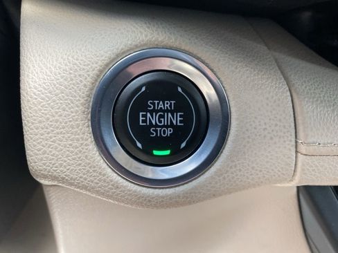 Used 2021 Buick Envision Essence w/ Technology Package I AWD/4WD image 32