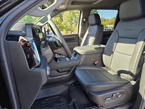 New 2026 GMC Sierra 2500 Denali w/ Technology Package AWD/4WD image 13