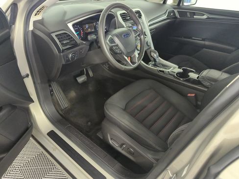 Used 2015 Ford Fusion SE w/ Equipment Group 201A FWD image 11