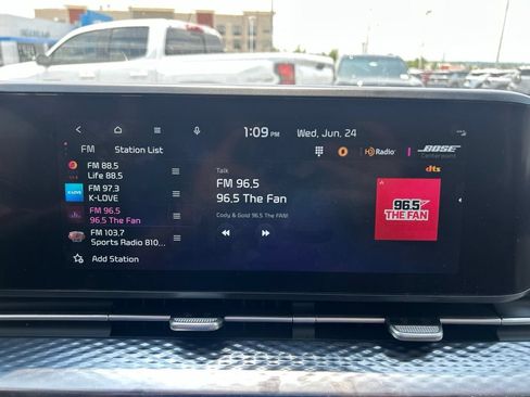 Used 2023 Kia Carnival SX Prestige FWD image 25