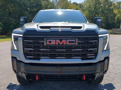 Used 2024 GMC Sierra 2500 AT4X image 7