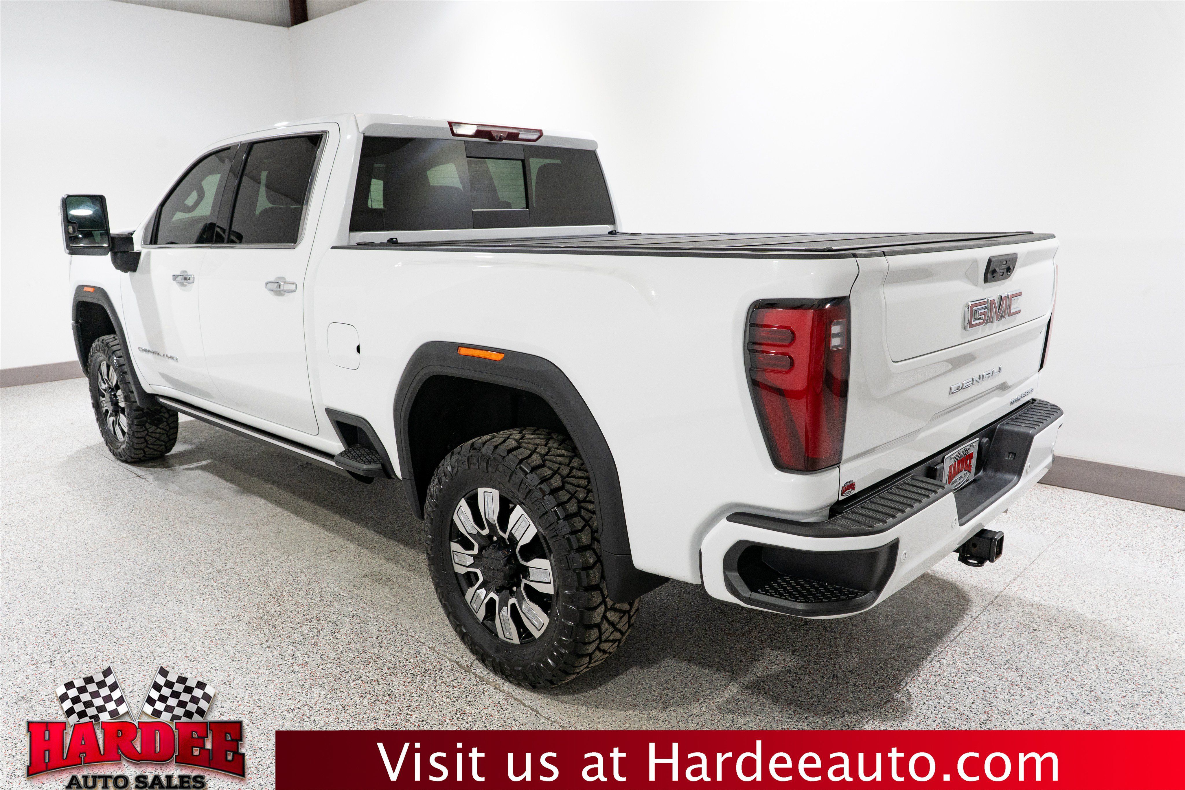 Used 2025 GMC Sierra 2500 Denali w/ Denali Reserve Package AWD/4WD image 3