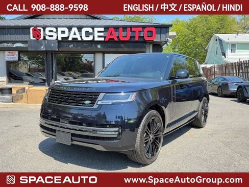 Used 2025 Land Rover Range Rover SE AWD/4WD image 1