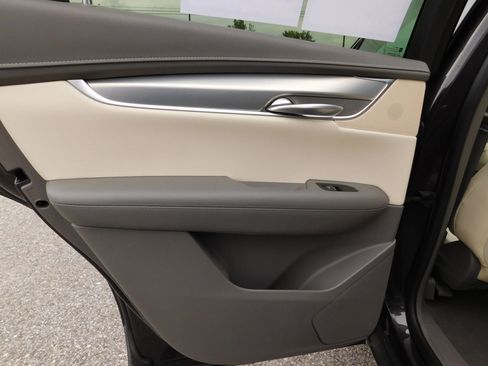 Used 2018 Cadillac XT5 Premium Luxury AWD/4WD image 12