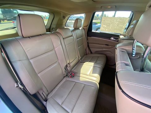 Used 2014 Jeep Grand Cherokee Overland w/ Advanced Technology Group image 13