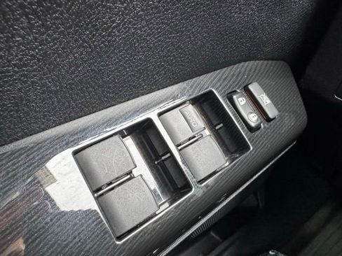 Certified 2022 Toyota RAV4 LE image 31