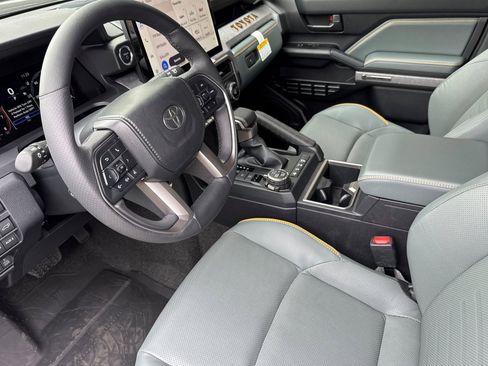 Certified 2025 Toyota 4Runner Trailhunter image 12