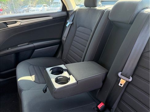 Used 2020 Ford Fusion SE FWD image 36