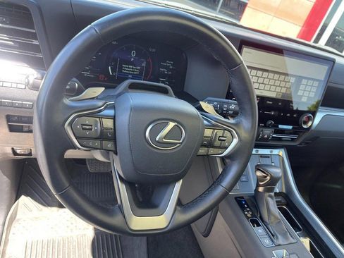 Used 2024 Lexus GX 550 w/ Accessory Package (2T) AWD/4WD image 29