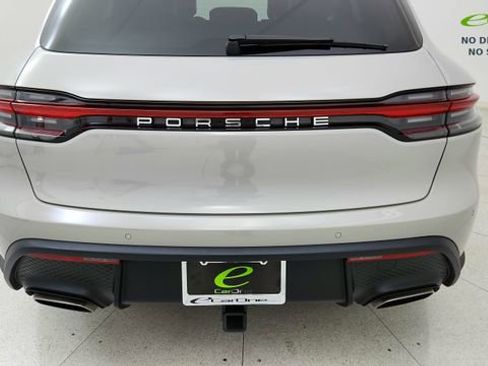 Used 2024 Porsche Macan AWD/4WD image 11