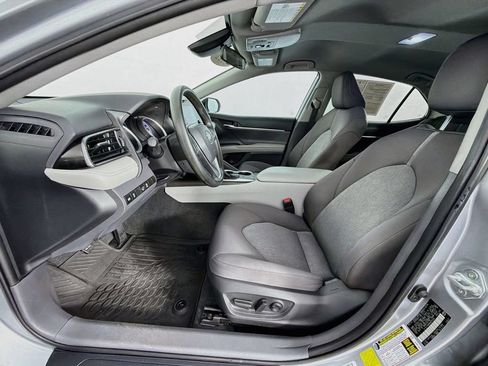 Used 2022 Toyota Camry LE FWD image 12