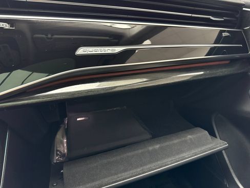 Used 2019 Audi Q8 Premium Plus w/ Premium Plus AWD/4WD image 33