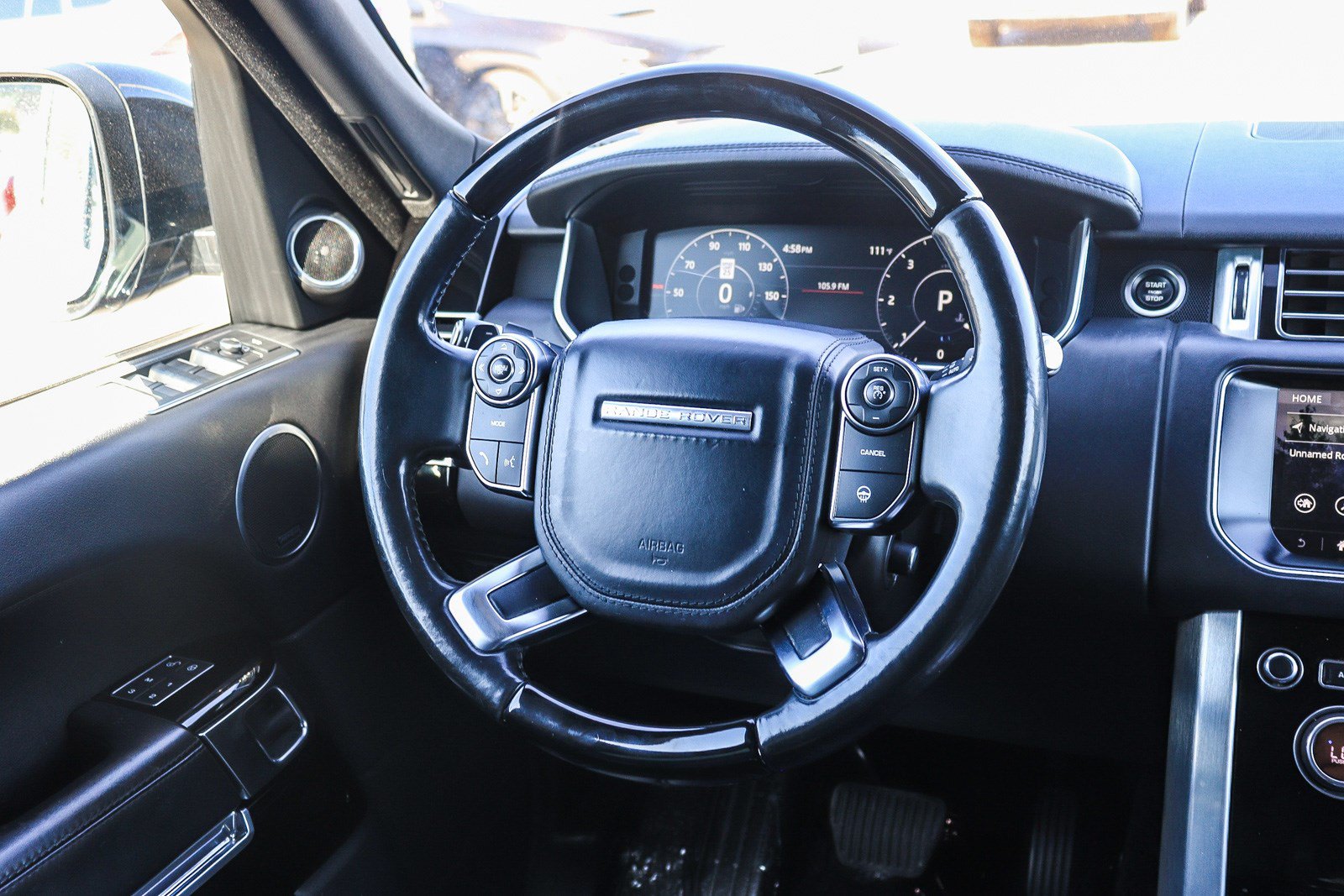 Used 2017 Land Rover Range Rover HSE AWD/4WD image 18