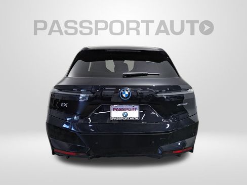 Used 2023 BMW iX xDrive50 w/ Sport Package AWD/4WD image 6