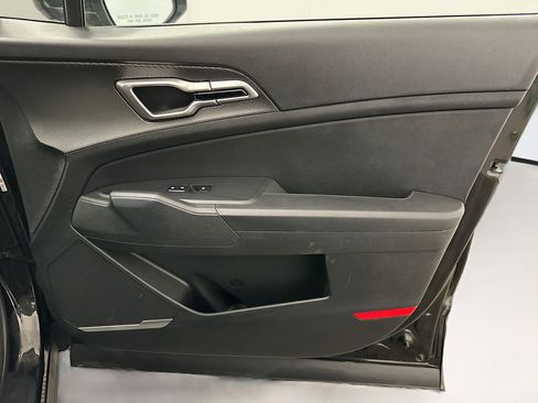 Used 2024 Kia Sportage LX image 32