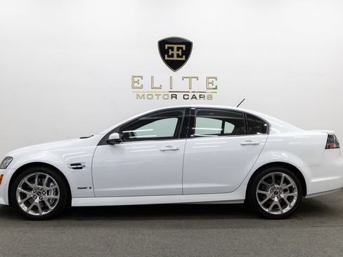 Used 2009 Pontiac G8 GXP RWD image 2