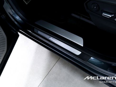 Used 2020 Lamborghini Urus image 16