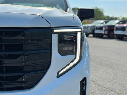 Used 2023 GMC Sierra 1500 Elevation AWD/4WD image 39