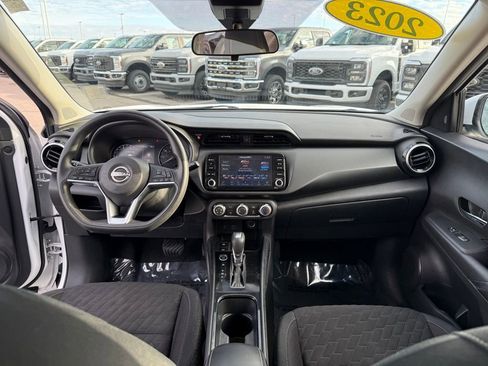 Used 2023 Nissan Kicks SV image 13