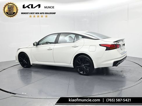 Used 2022 Nissan Altima 2.5 SR w/ Midnight Edition Package AWD/4WD image 5