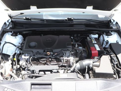 Used 2020 Toyota Camry SE FWD image 11