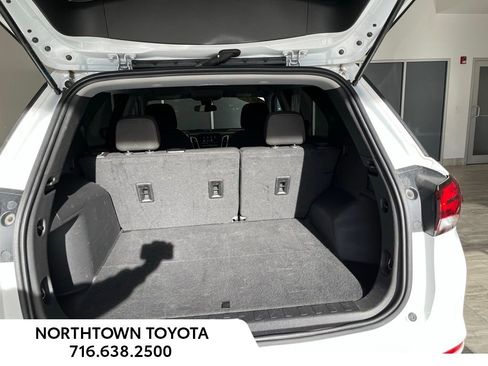 Used 2023 Chevrolet Equinox LT image 20