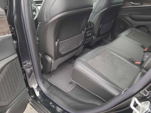 New 2026 Jeep Grand Cherokee Altitude image 20