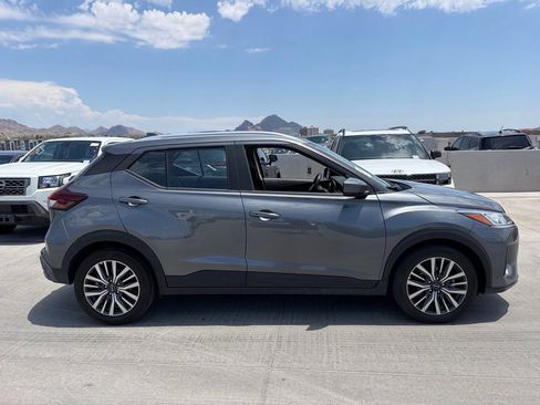 Used 2024 Nissan Kicks SV FWD image 3