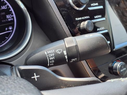 Used 2019 Toyota Camry SE FWD image 20