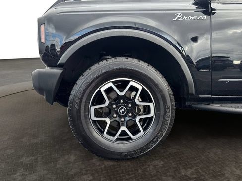 Used 2022 Ford Bronco 4-Door AWD/4WD image 9