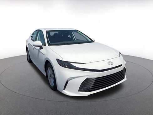 Used 2026 Toyota Camry LE FWD image 3