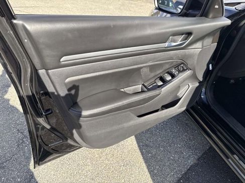 Used 2023 Nissan Altima 2.5 SV image 17