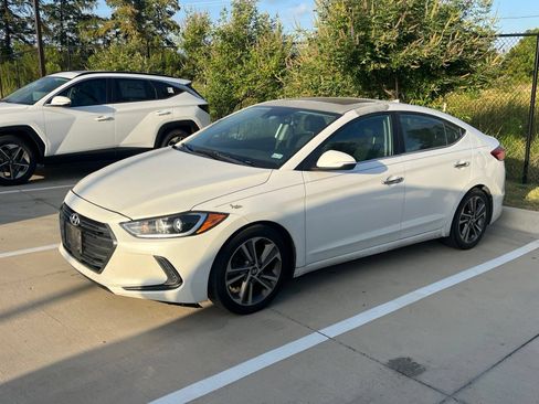 Used 2017 Hyundai Elantra Limited w/ Limited Ultimate Package 09 FWD image 4