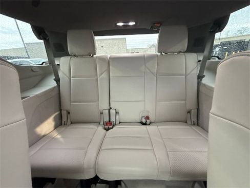 Used 2023 Cadillac Escalade Premium Luxury Platinum w/ Heavy-Duty Trailer Package image 23