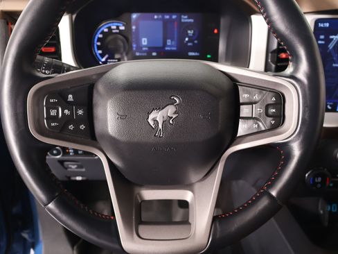 Used 2024 Ford Bronco Heritage Edition AWD/4WD image 3