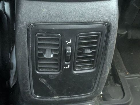 Used 2016 Jeep Grand Cherokee Laredo 75th Anniversary image 28