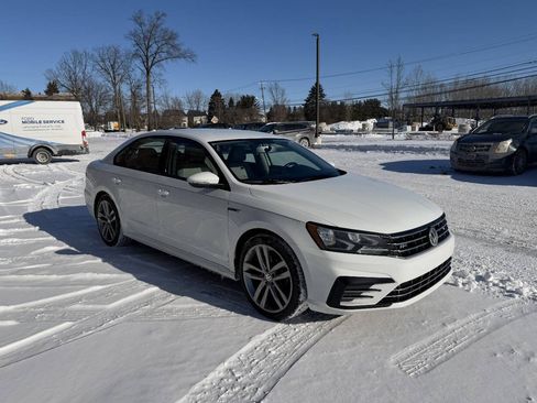 Used 2018 Volkswagen Passat 2.0T S image 4