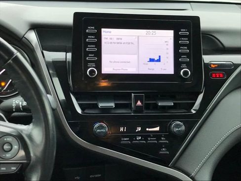 Used 2023 Toyota Camry SE image 8