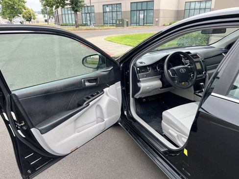 Used 2012 Toyota Camry LE FWD image 7