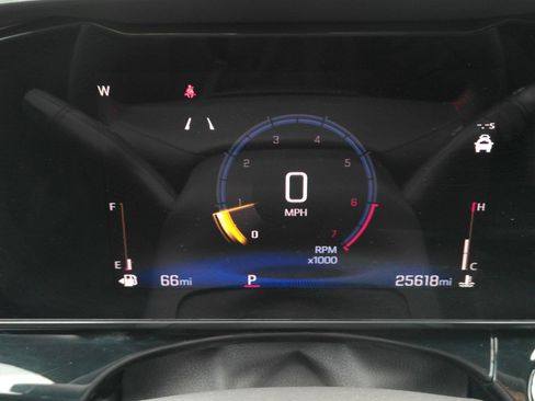 Certified 2024 Chevrolet Trax RS w/ Driver Confidence Package FWD image 25