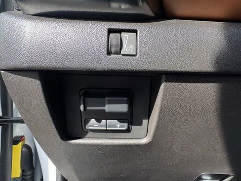 Used 2024 GMC Canyon AT4 w/ AT4 Premium Package AWD/4WD image 24