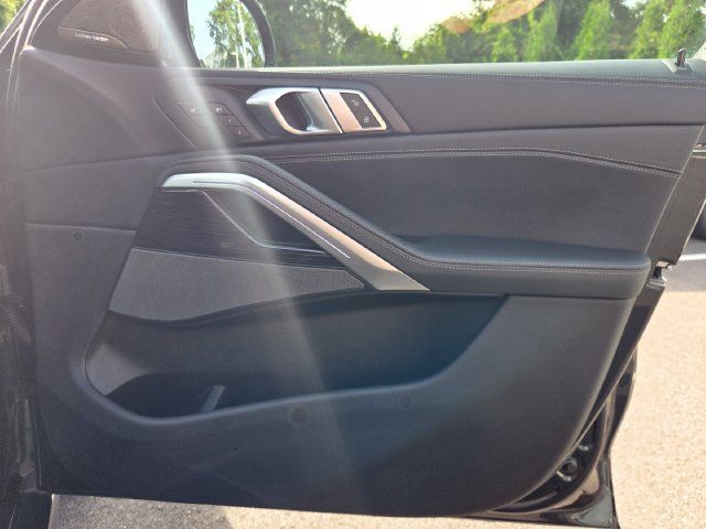 Used 2024 BMW X6 M60i AWD/4WD image 29