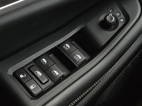 Used 2022 Jeep Grand Cherokee L Limited image 28