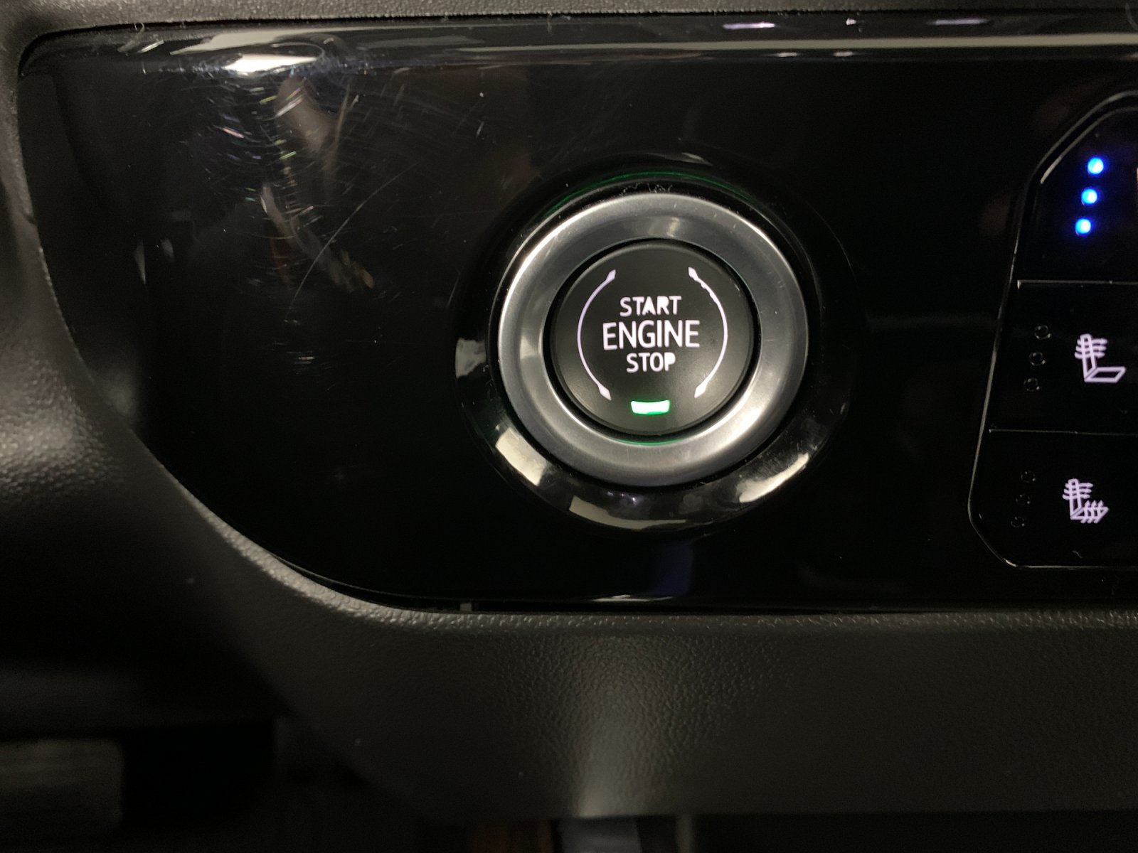 Used 2022 GMC Sierra 1500 SLT AWD/4WD image 16