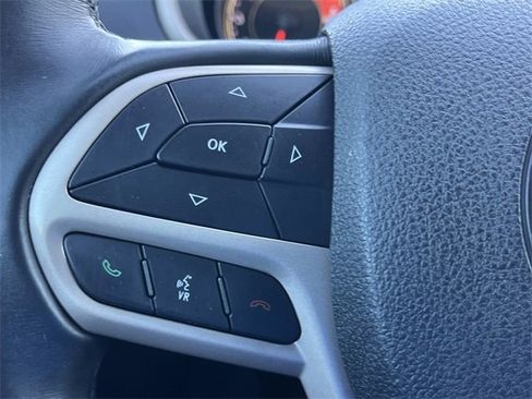 Used 2017 Jeep Cherokee Latitude w/ Safety/Convenience Group image 29