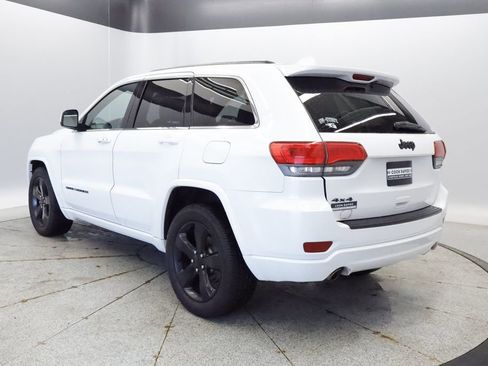 Used 2015 Jeep Grand Cherokee Altitude AWD/4WD image 3