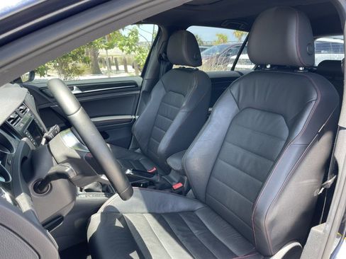 Used 2015 Volkswagen Golf 4-Door FWD image 2