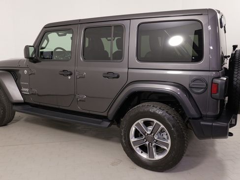 Used 2021 Jeep Wrangler Unlimited Sahara image 15