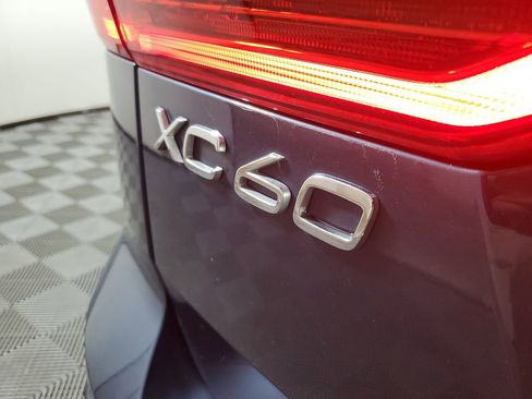 Certified 2023 Volvo XC60 B5 Plus w/ Climate Package AWD/4WD image 8