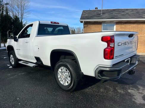 Used 2024 Chevrolet Silverado 2500 LT w/ Z71 Off-Road Package image 5